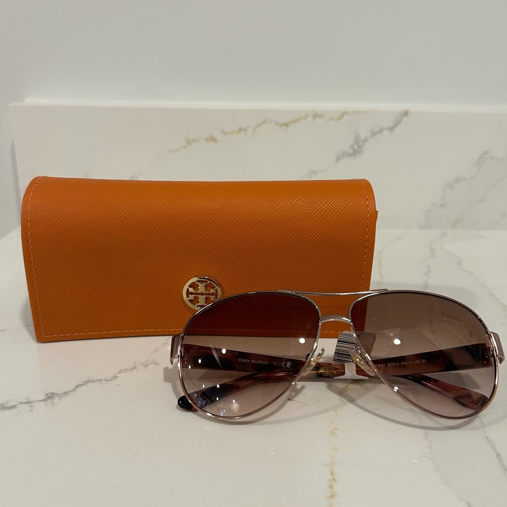 COPY - Brand new with tags! Never worn Tory Burch sunglasses